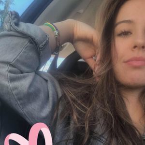 Meet your Posher, Thais